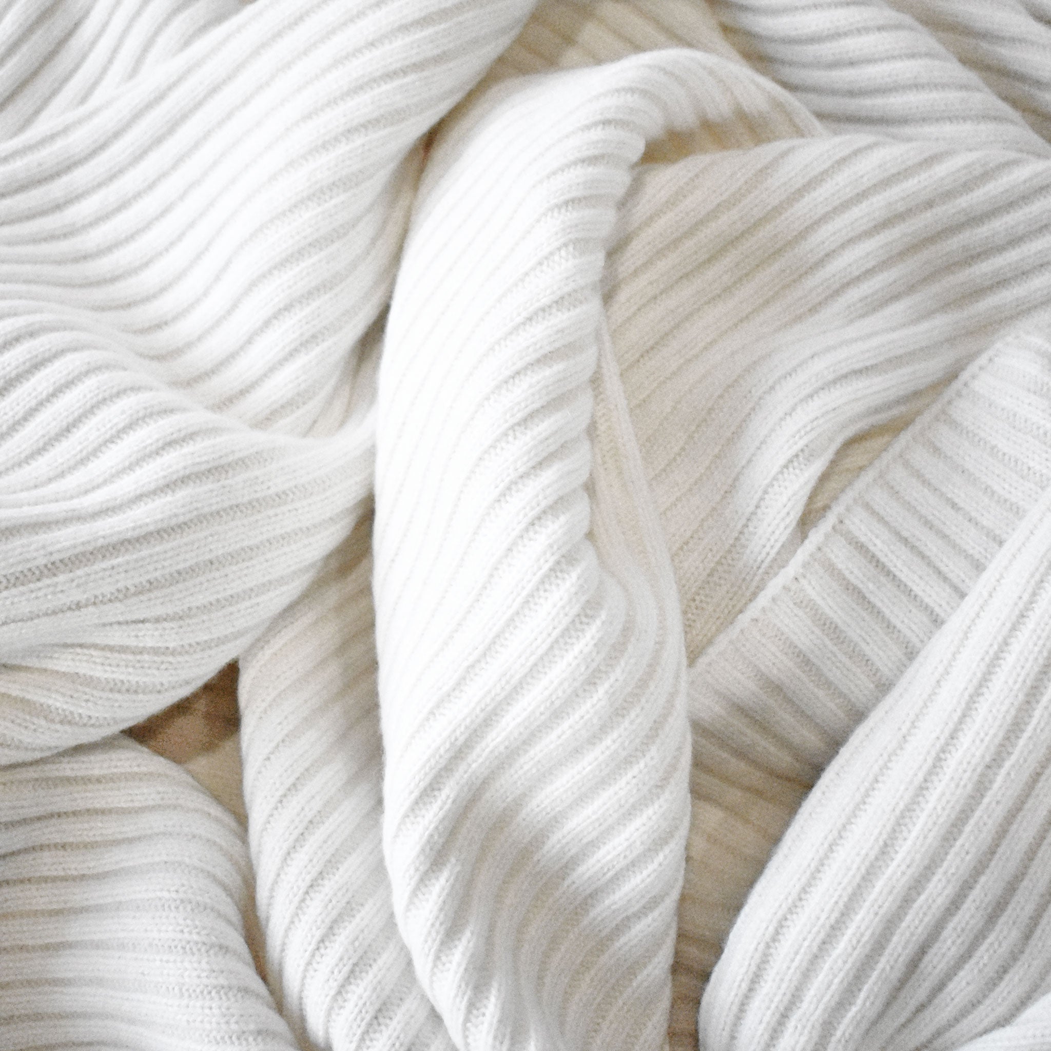 RIBBED THROW - CREAM